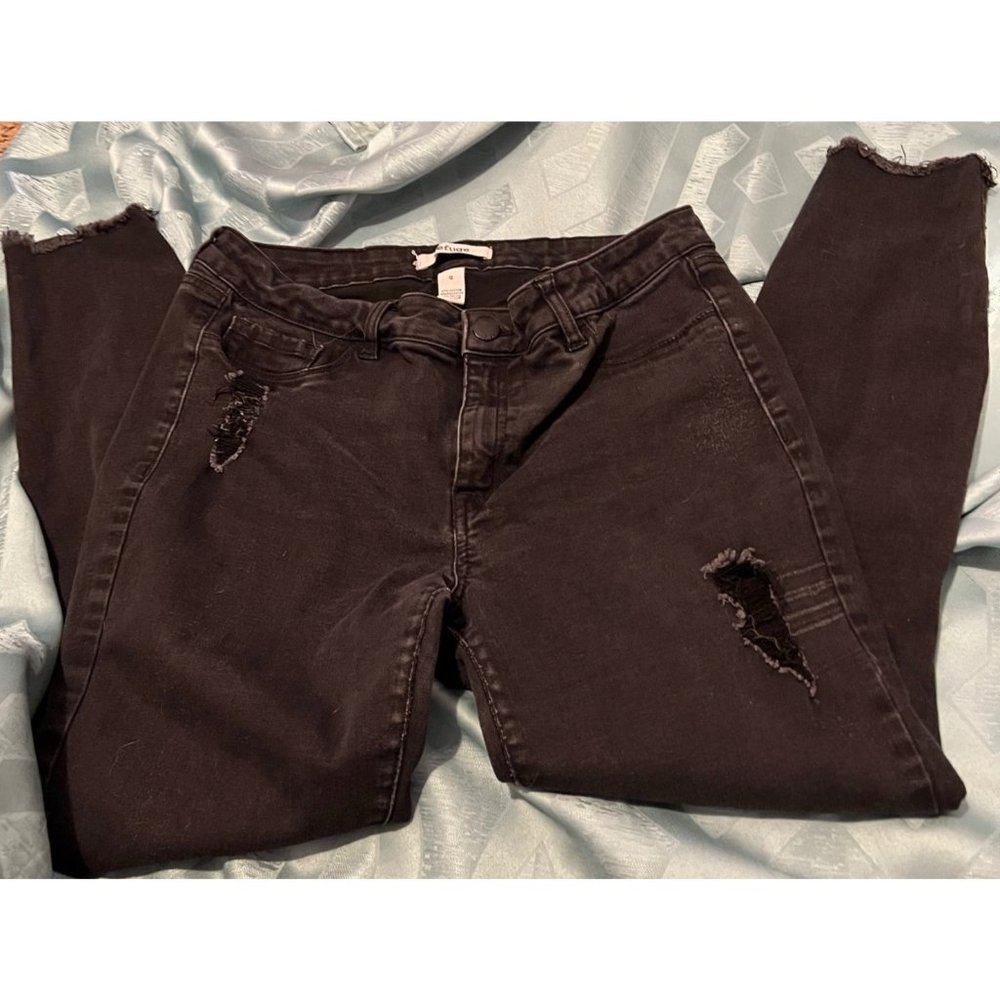 Refuge distressed jeans